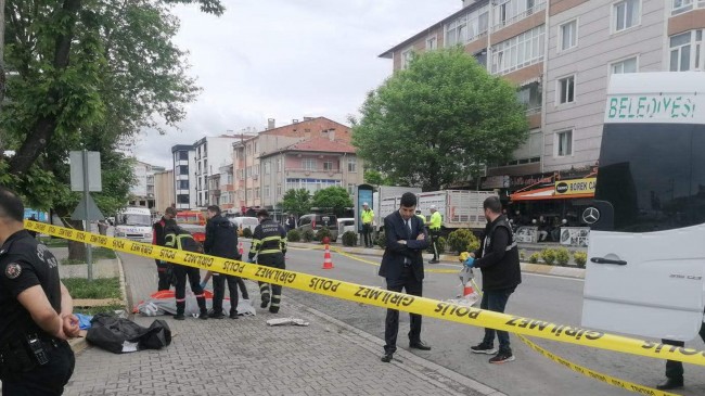 Lüleburgaz’da TIR’ın çarptığı anneanne ile torunu öldü