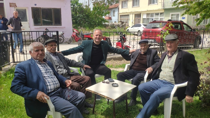 Başkan Türker vatandaşın sorunlarını yerinde dinliyor