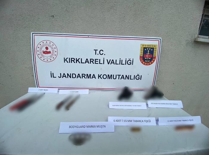 Olayda ele geçirilen suç unsurlarına el konuldu