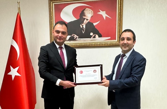 Gedik ve Akalın’a belgeleri törenle verildi