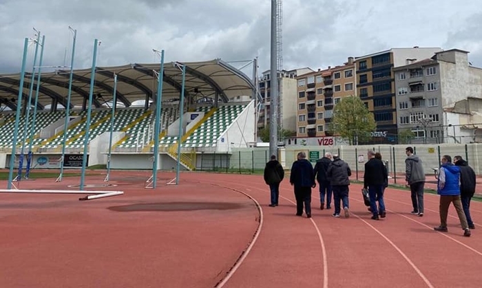 Özel gereksinimli bireyler stadyumda yürüdü