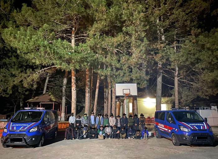 25 günde 4 bin 343 düzensiz göçmen yakalandı