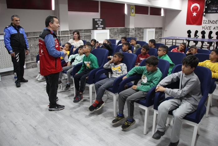 Emniyetten 515 öğrenciye seminer