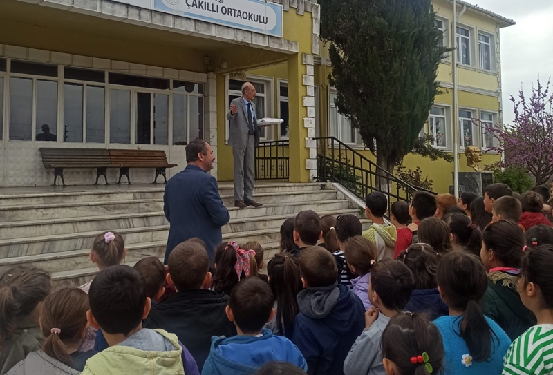 Akdemir’den Çakıllı İlk ve Ortaokulu'na ziyaret