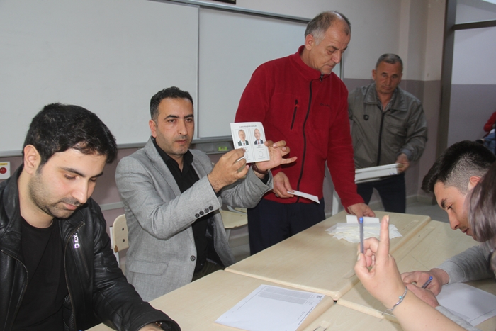 Oy kullanımının ardından sayıma geçildi