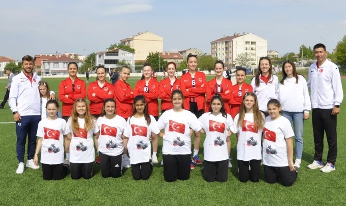 Filenin sultanlarına ve antrenörlere teşekkür