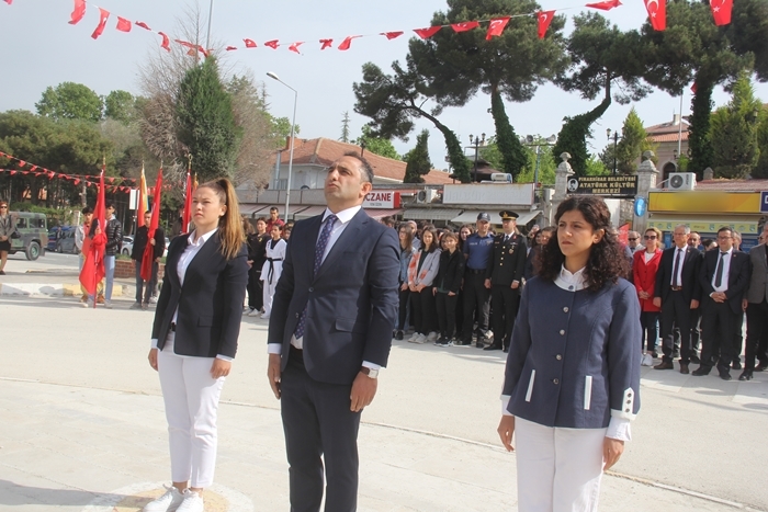 Atatürk Anıtına çelenk sunuldu