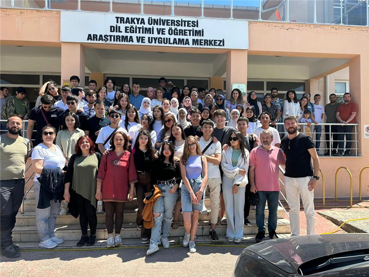 ÖĞRENCİLER BİR ARAYA GELDİ