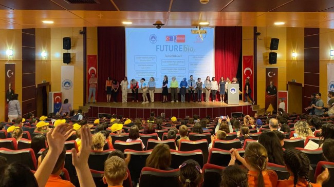 Resim ve sanatsal ürün sergisi ile ödül töreni düzenlendi