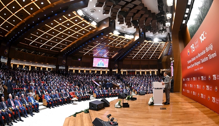 KTSO Yönetimi Hizmet Şeref Belgesi Takdim Törenine katıldı