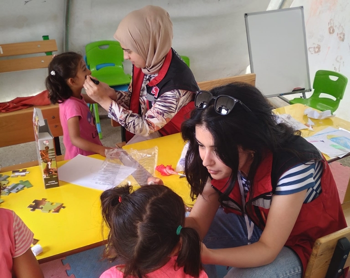 Psikososyal destek ekipleri saha çalışmalarını sürdürüyor