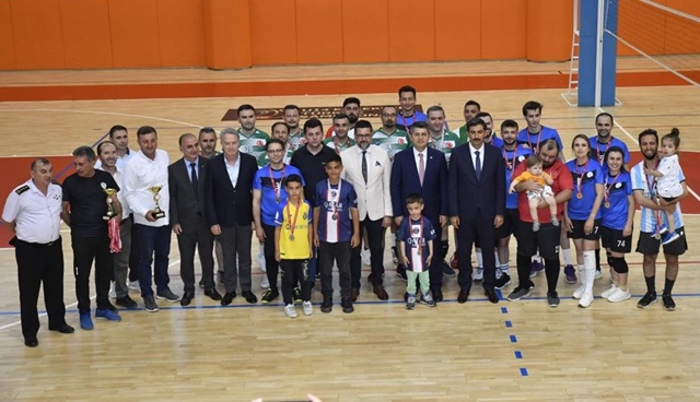 Şampiyona kupası Vali Kırbıyık’tan