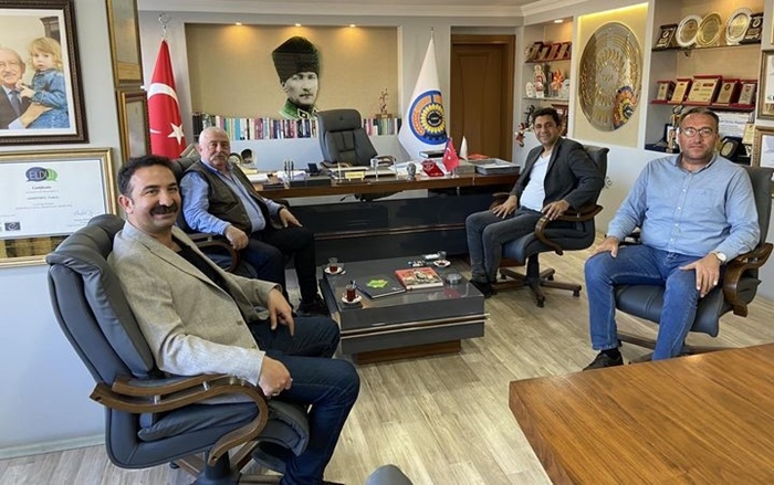 Başkan Altıntaş’ı makamında ziyaret ettiler