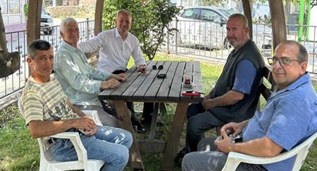 Başkan Türker'in halkın içinde, halkla iç içe