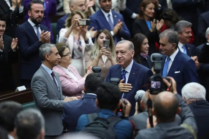 Sarıçam AK Parti Grup Toplantısına katıldı