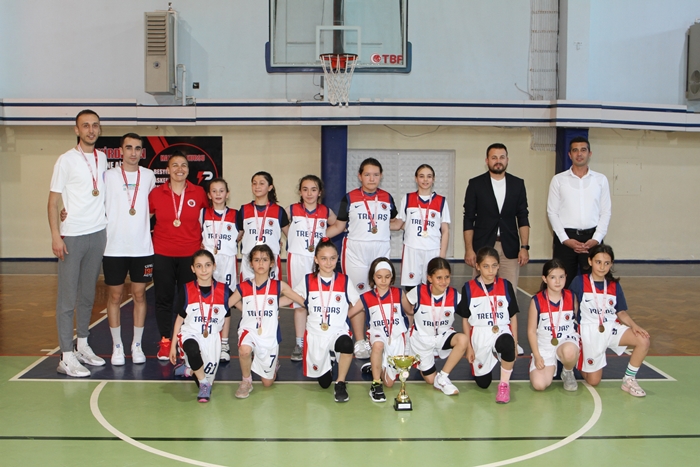 U10 Kızlar Ligi'nde namağlup şampiyon oldular