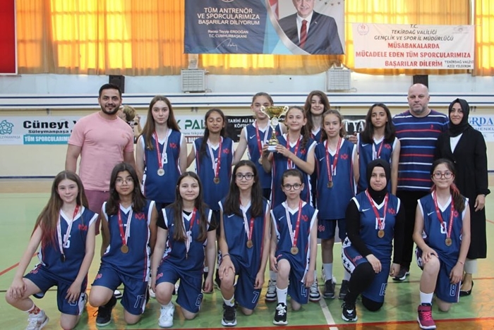 “Sizlerle gurur duyuyoruz kızçeler”