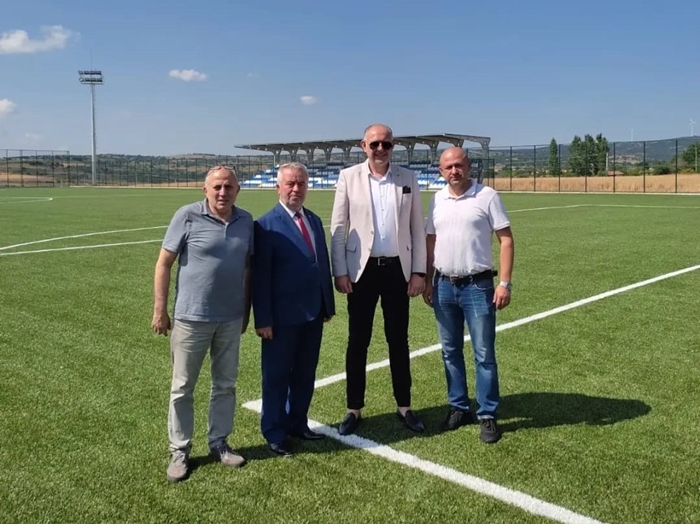 Müdür Babuşcu Üsküp Sentetik Çim Futbol sahasını inceledi