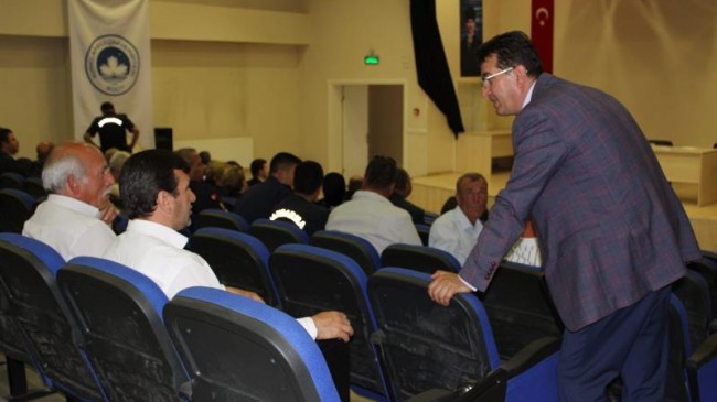 Halk ve Muhtarlar Toplantısı'na katılım gösterdi