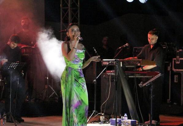 Melek Mosso, Tekirdağ Hıdırellez Şenlikleri'nde konser verdi