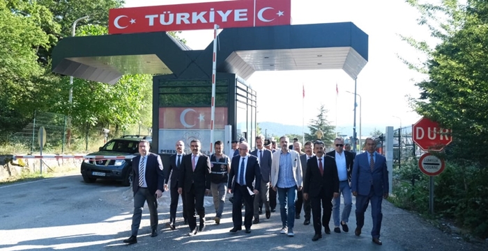 Dereköy Sınır Kapısında incelemelerde bulundular