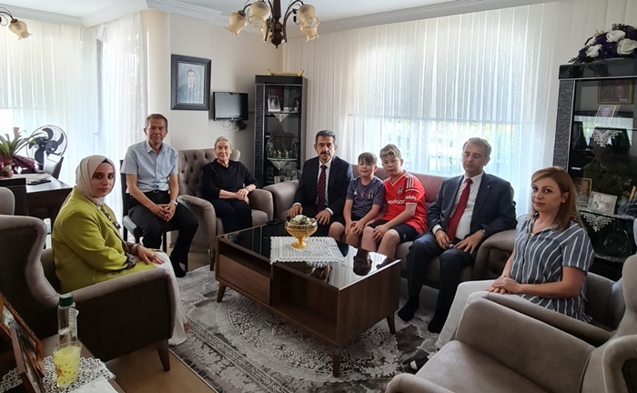 Şehit Özüpek’in ailesine bayram ziyareti