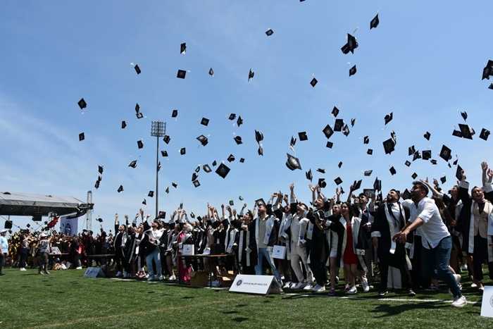 2022-2023 Akademik Yılı Lisans Mezuniyet Töreni yapıldı