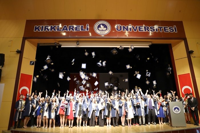 Üniversiteli öğrenciler emeklerinin karşılığını aldı