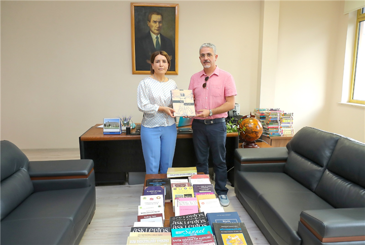 Prof. Dr. Baykan’dan Trakya Üniversitesine Kitap Bağışı