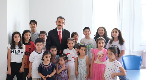 Vali Ekici’den depremzede vatandaşlara ziyaret