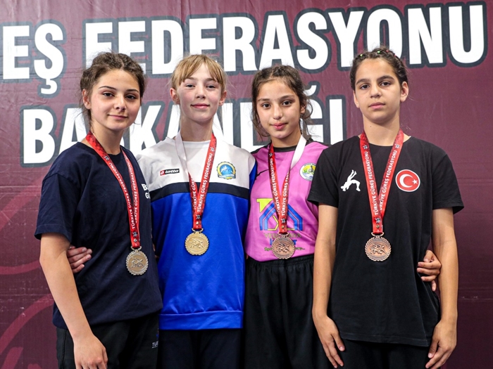 Güreşte Türkiye 3.’sü Çerkezköy’den
