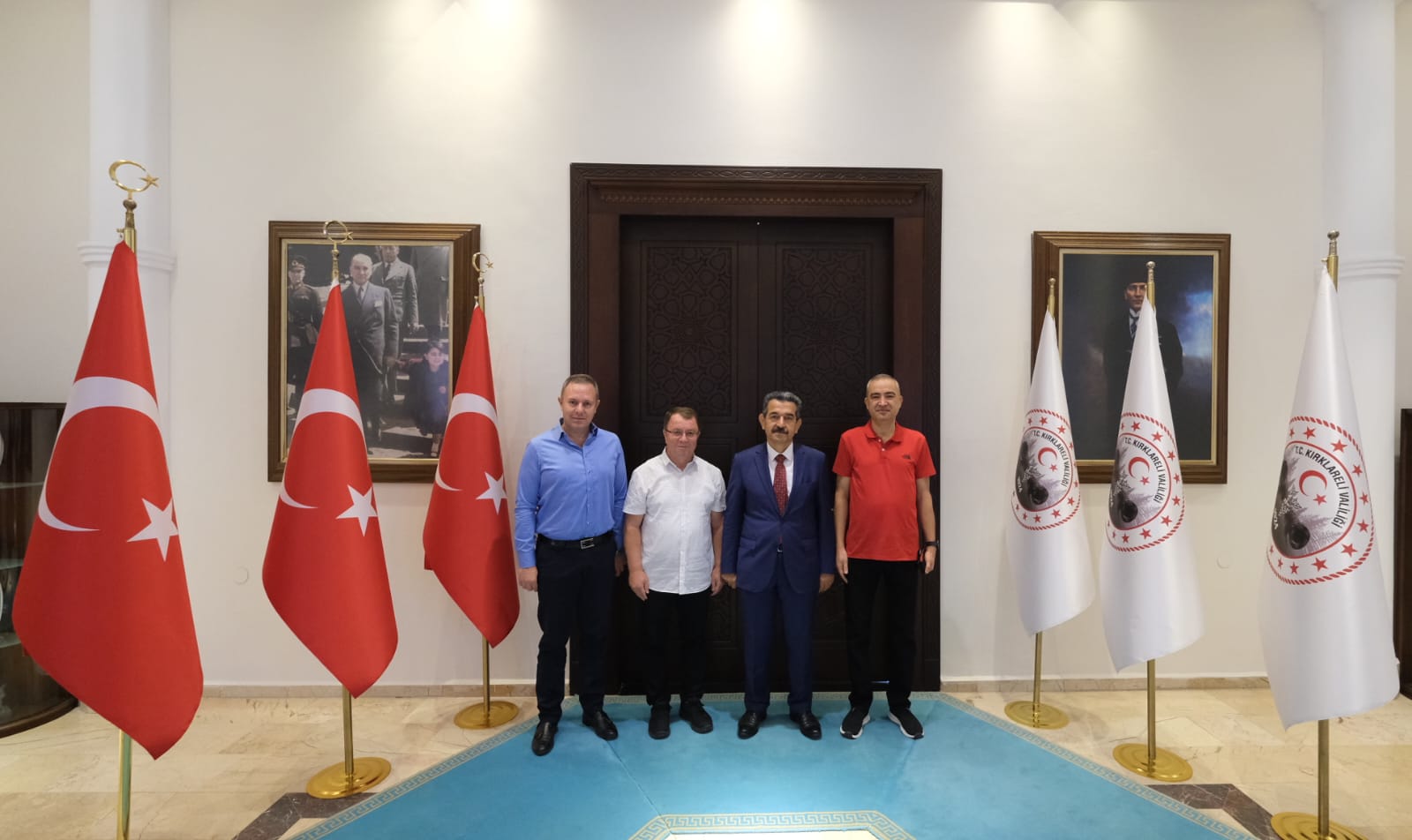 Vali Ekici ziyaretçilerini ağırladı