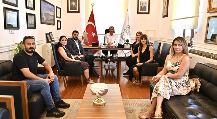 Başkan Uzunlar genç gazetecileri ağırladı