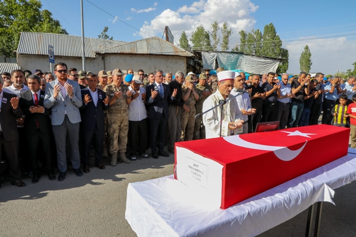 Vali Ekici, Şehit Kırmızıkoç’a Allah’tan rahmet diledi
