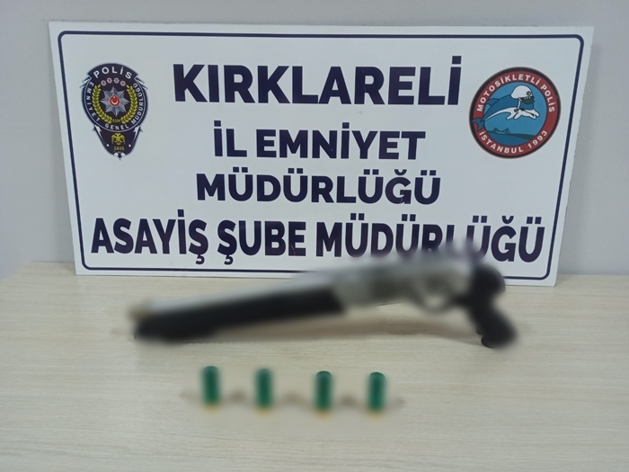 Polis Kontrollerinde Uyuşturucu ve Silahlar Ele Geçirildi
