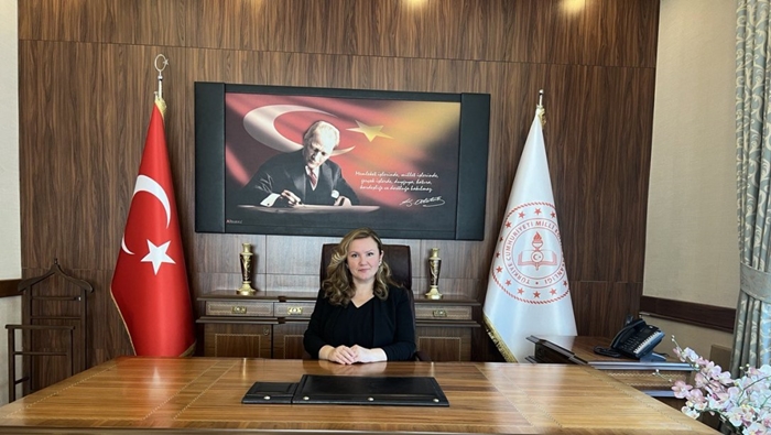 Özefsun “Basın kuruluşları, önemli bir toplumsal görevi yerine getirmektedir”
