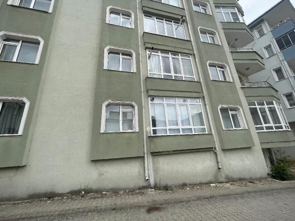 3’üncü kattan düşen 3 yaşındaki Güneş, ağır yaralandı