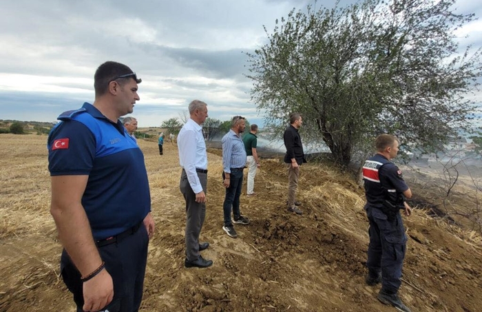 Başkan Uzunlar yangın söndürme çalışmalarına katıldı