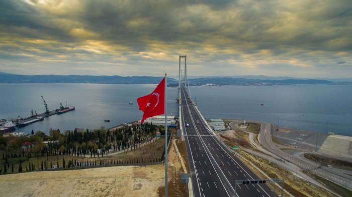 Bayramda bir günde 111 bin 770 araç geçiş yaptı