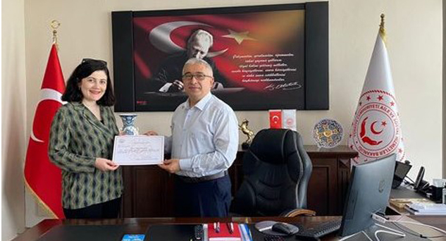 Becayiş yaparak görevinden ayrılan personele teşekkür belgesi