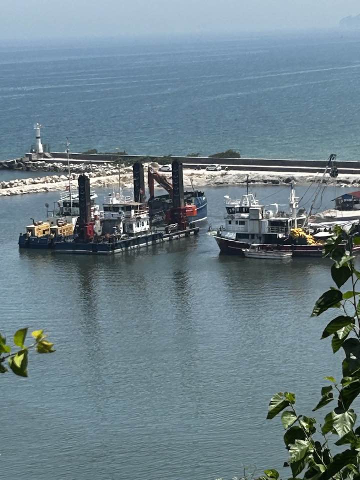 Müdür Aksoy Kıyıköy balıkçı barınağını ziyaret etti