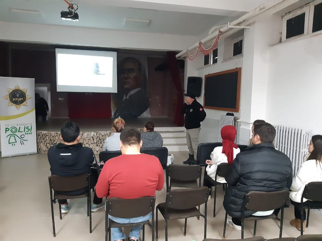 Narkotik Şubeden Uyuşturucu İle Bağımlılık Eğitimi