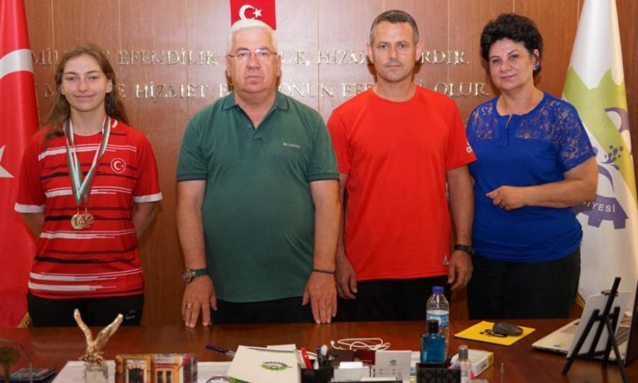 Başarılarını Başkan Yüksel ile paylaştılar