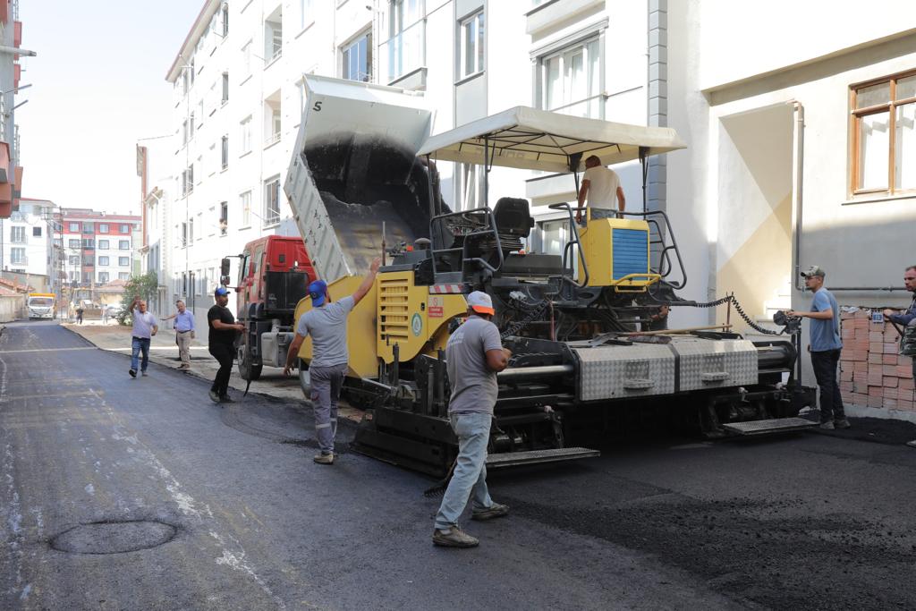 Edirne'de Bozuk Yollar Asfaltlanıyor