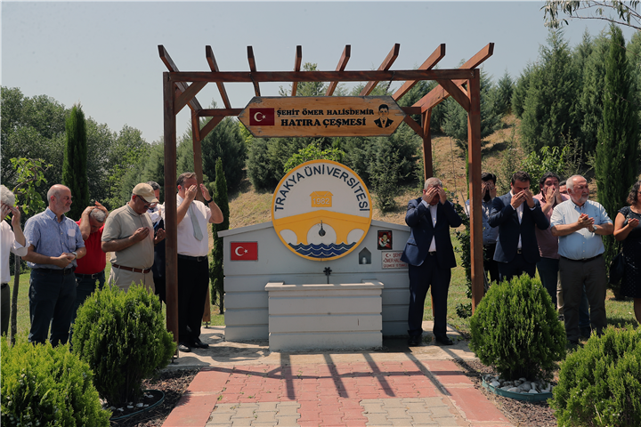 TRAKYA ÜNİVERSİTESİNDE 15 TEMMUZ DÖZEL PROGRAMI DÜZENLEDİ