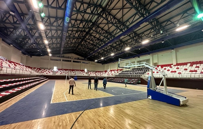 Vali Ekici yeni Kapalı Spor Salonu inşaatını inceledi