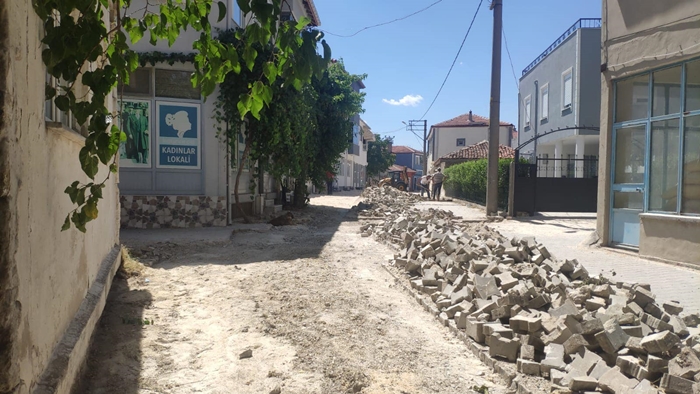 Türkan Saylan Sokak'ta Yollar Yeniden Kullanılabilir Hale Getiriliyor