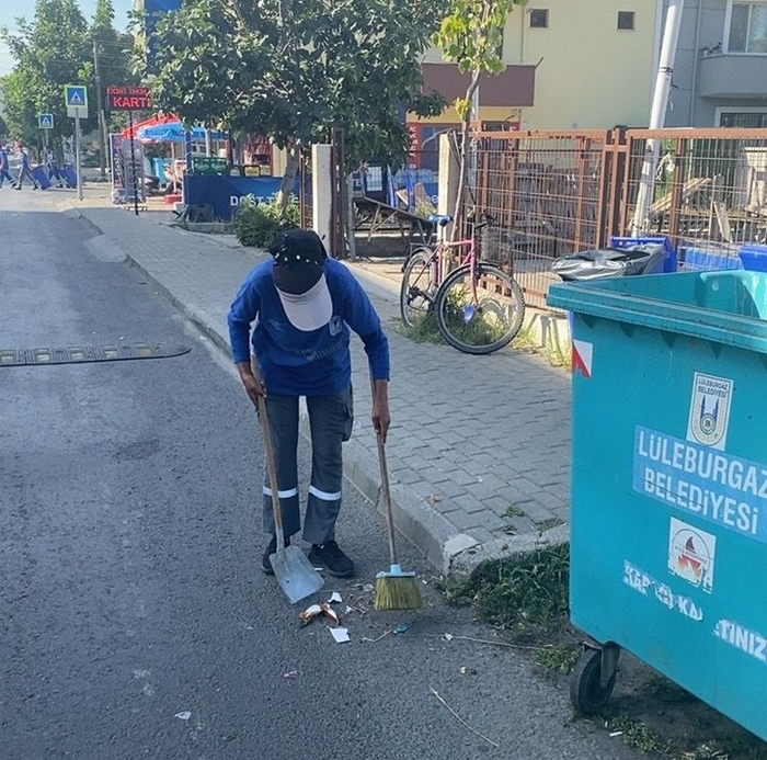 Temizliğe Günün İlk Işıkları ile Başlanıyorlar
