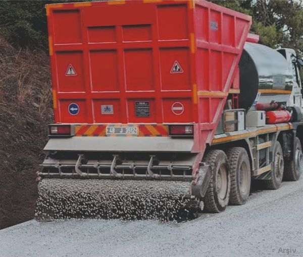 Vize BelediyesiSathi Kaplama Yol Yapım İşi İhalesini Yaptı