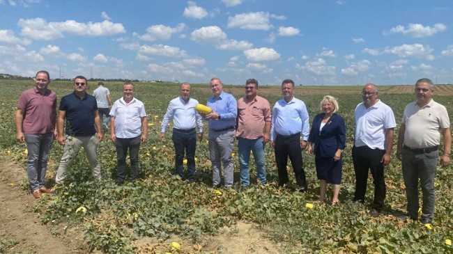 Öztrak’tan seymen kavunu için tarla ziyareti